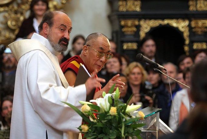 V úterý v podvečer se v tomto kostele na Starém městě sešel dalajláma s Tomášem Halíkem k mezináboženské meditaci.