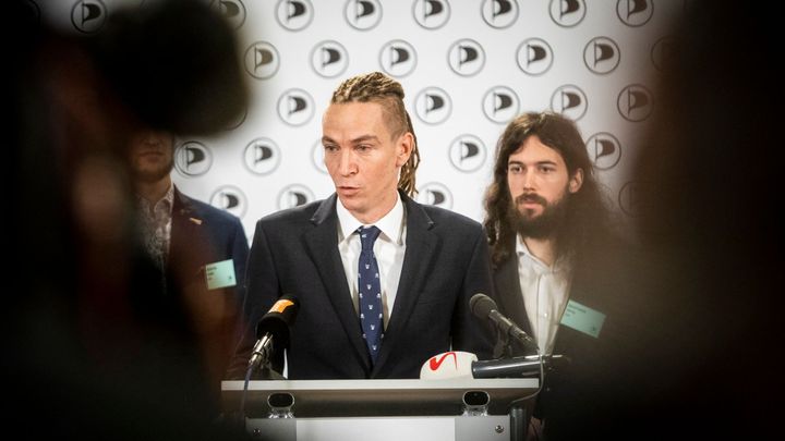 Vedlejší úmysly nemáme, podpora rozpočtu není podporou Babiše, říká šéf Pirátů Bartoš