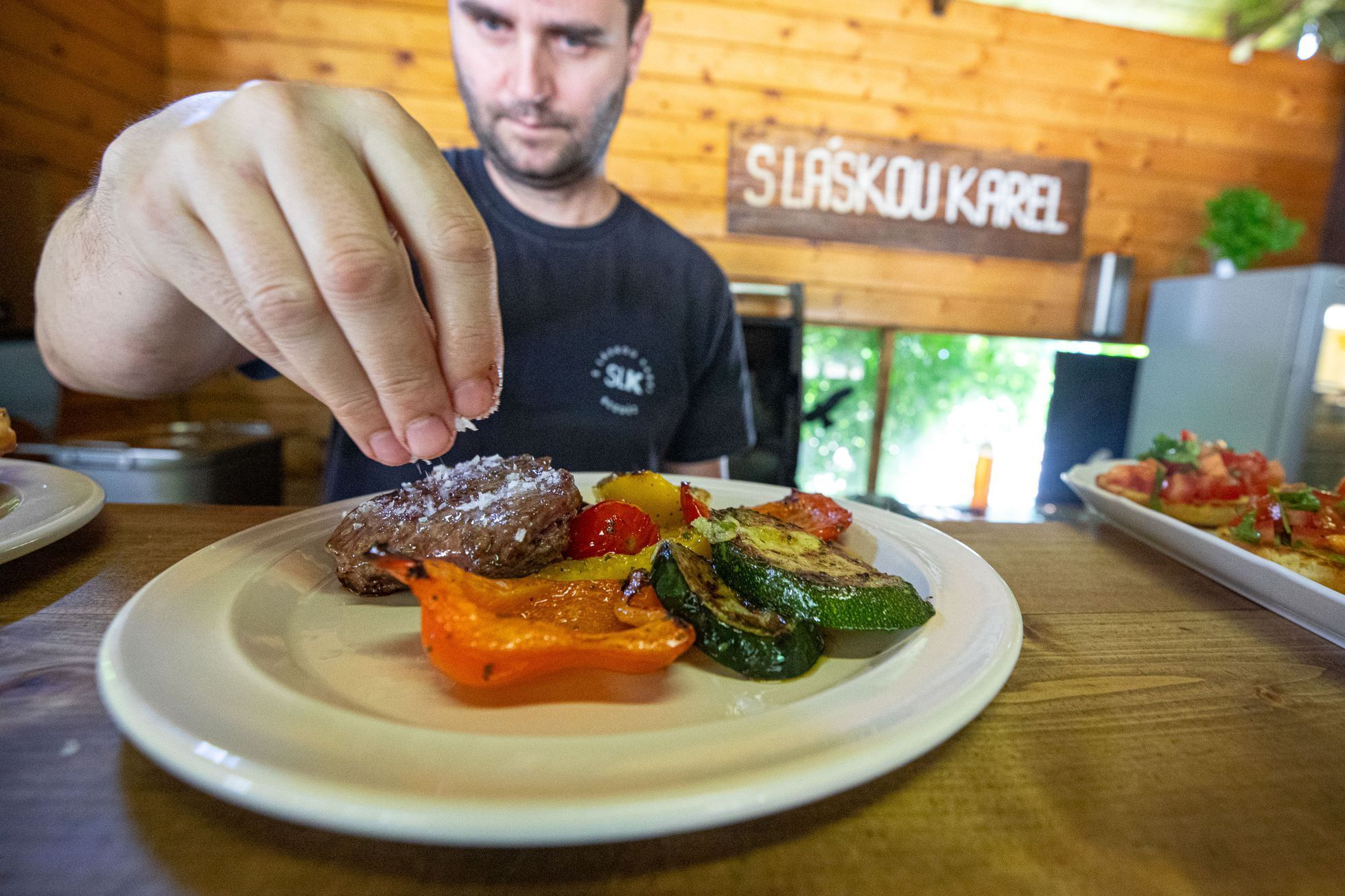 S láskou Karel - bistro, penzion, Bezděz, gastronomie