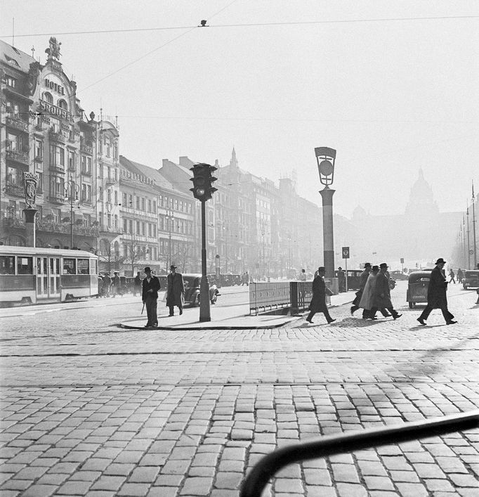 Semafor v Praze na Václavském náměstí v roce 1939