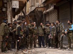 Příslušníci Svobodné syrské armády v centru Aleppa.