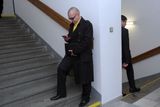 Jaroslav Škárka se podle městského soudu nesmí trestat jako podvodník, když vyláká ze svého politického protivníka 170 tisíc korun, aby ho pak obvinil z úplatkářství.