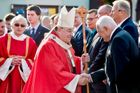 Kardinál Duka kázal na Václava o "umlčované většině". Štve proti menšinám?
