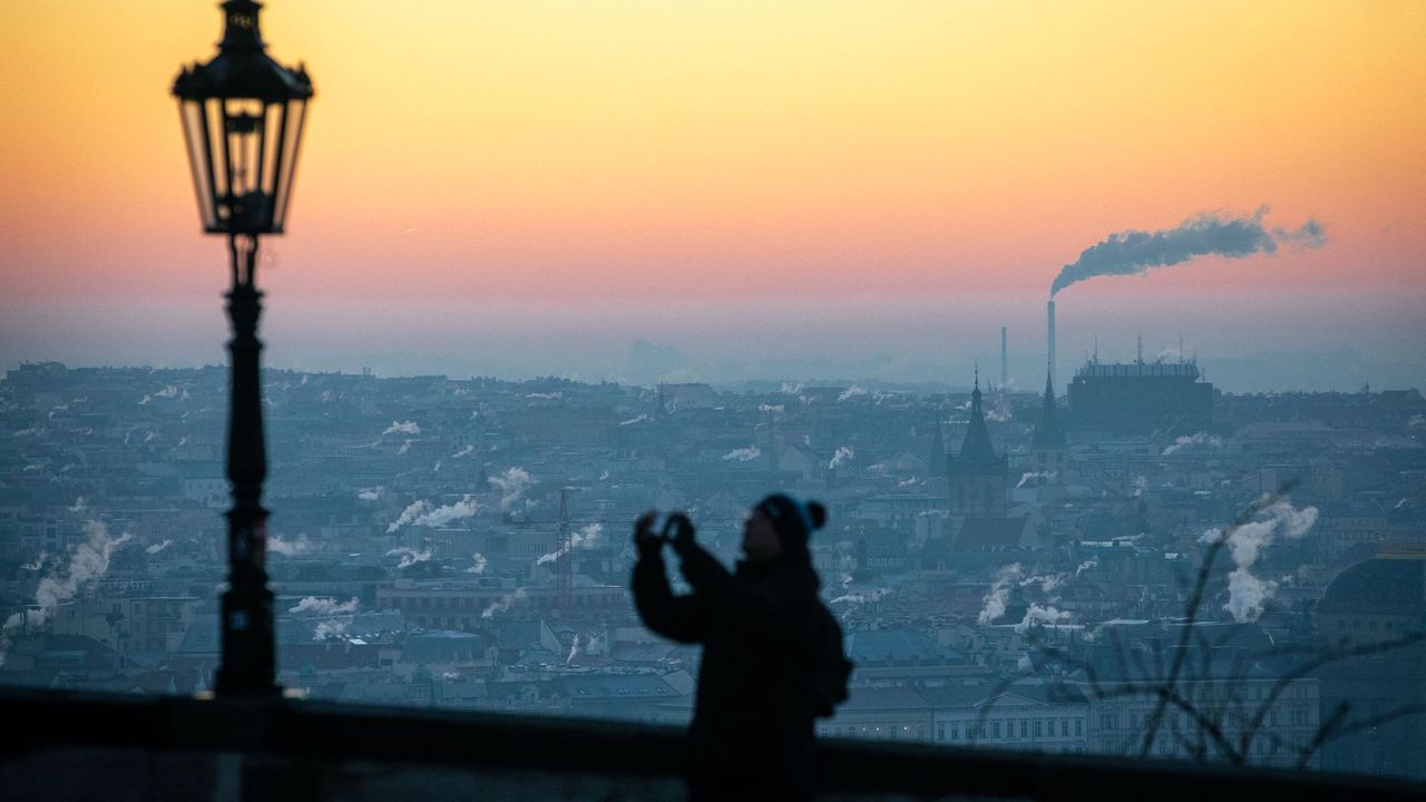 Blíží se populační kolaps. Lidé míří na Mars, ale nebude jich dost ani na Zemi