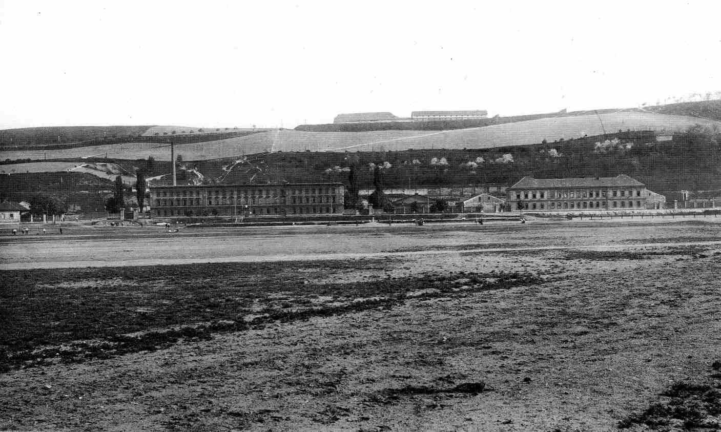 Jednorázová licence, není určeno pro články! Fotogalerie: Obrazem o pražské Invalidovně / Historické fotografie okolí Invalidovny