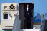 Hlavní cestující - prezident USA Barack Obama - s vystupováním příliš neotálel.