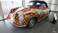 Toto Porsche 356 Cabriolet z roku 1964 si nechala pomalovat zpěvačka Janis Joplin. V roce 2015 vyneslo v aukci 1,76 milionu dolarů.