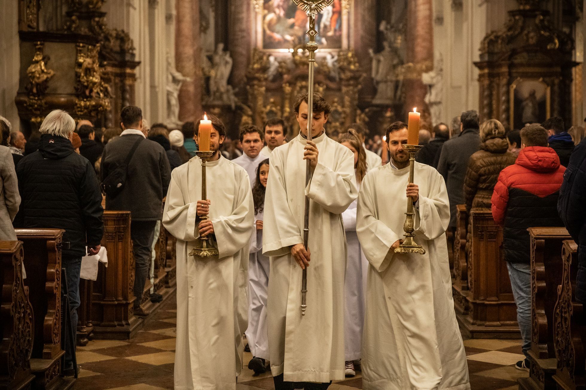 Velikonoční vigilie v kostele U nejsvětějšího Salvátora v Praze