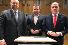 Souboj o post šéfa lidovců: Bartošek a Výborný mají nejblíž k ODS, Jurečka ke STAN