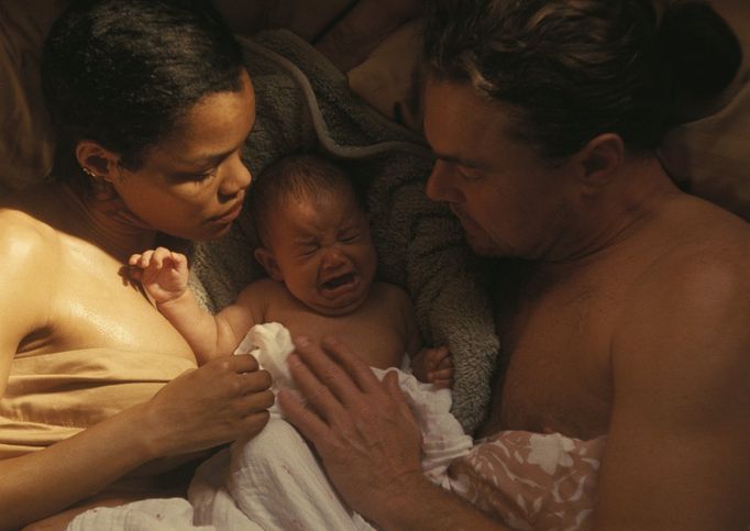 Z filmu Jedna bitva za druhou. Na snímku Teyana Taylorová v roli Perficidy a Leonardo DiCaprio jako Bob.