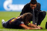 Pro Barcelonu však v utkání přišly také dvě nepříjemné věci. Tou první byla ošklivá zlomenina ruky Carlese Puyola.
