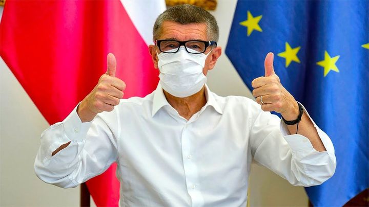 Testy pro školáky by měl stát nejlépe koupit přímo od výrobce, řekl Babiš
