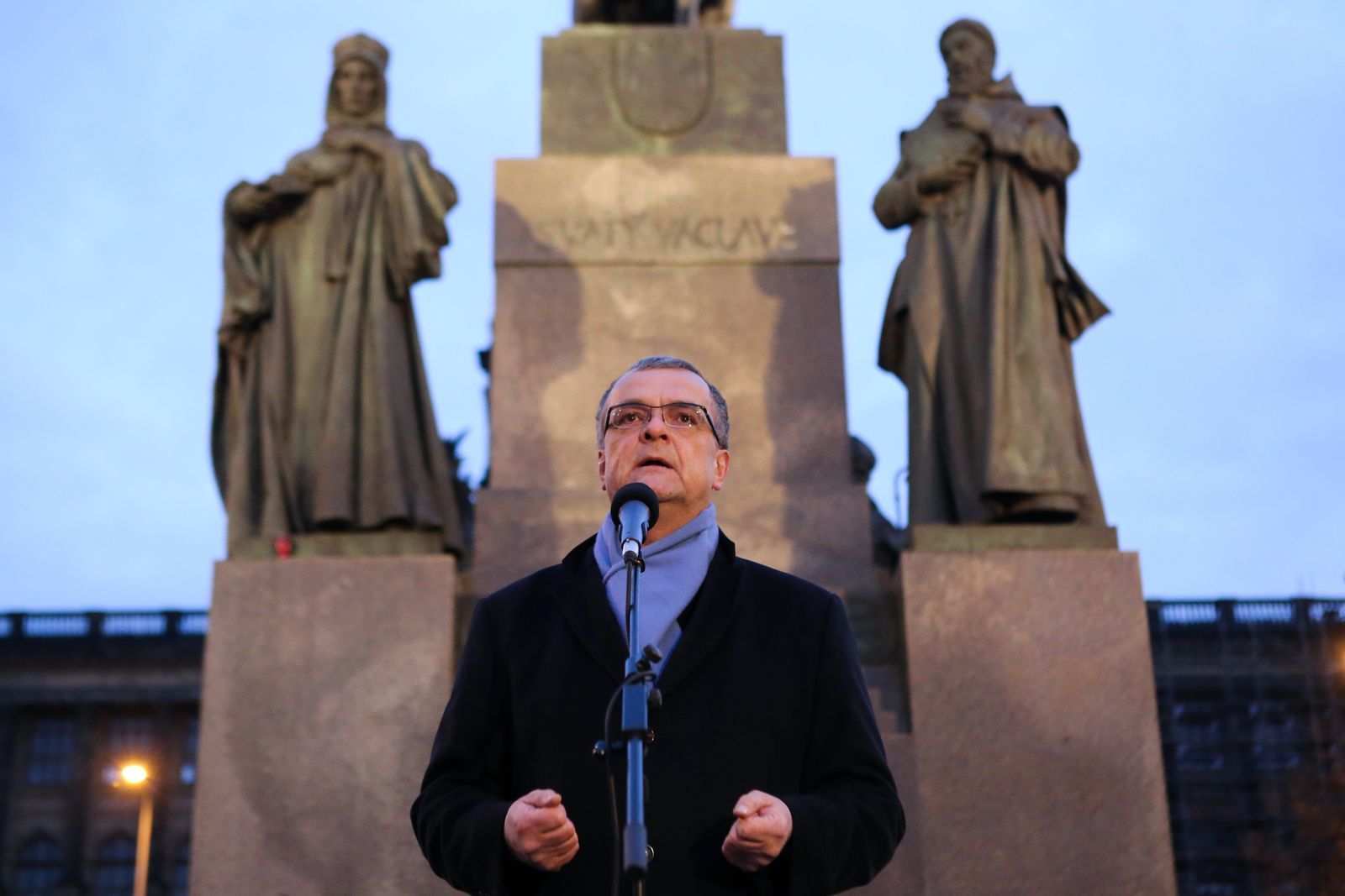 Demonstrace proti Babišovi a oligarchům - Václavské náměstí