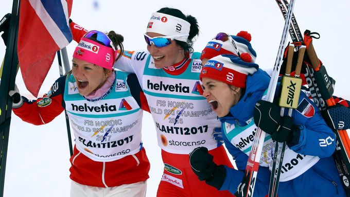 Norské běžkyně slaví triumf ve štafetě na MS 2017