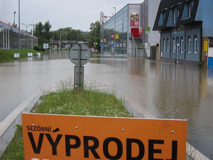 Povodeň dal této ceduli nový význam, bohužel.