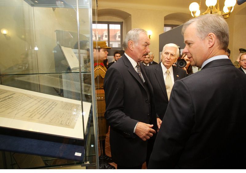 Pittsburská dohoda na výstavě v Senátu