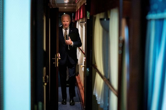 Joe Biden ve speciálním "prezidentském vlaku do Kyjeva.