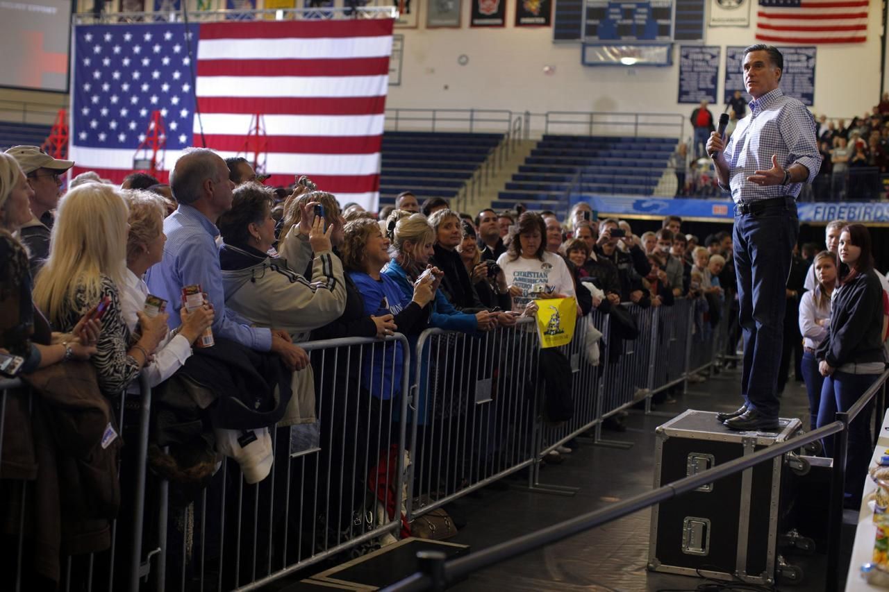 Obama, Romney a hurikán Sandy