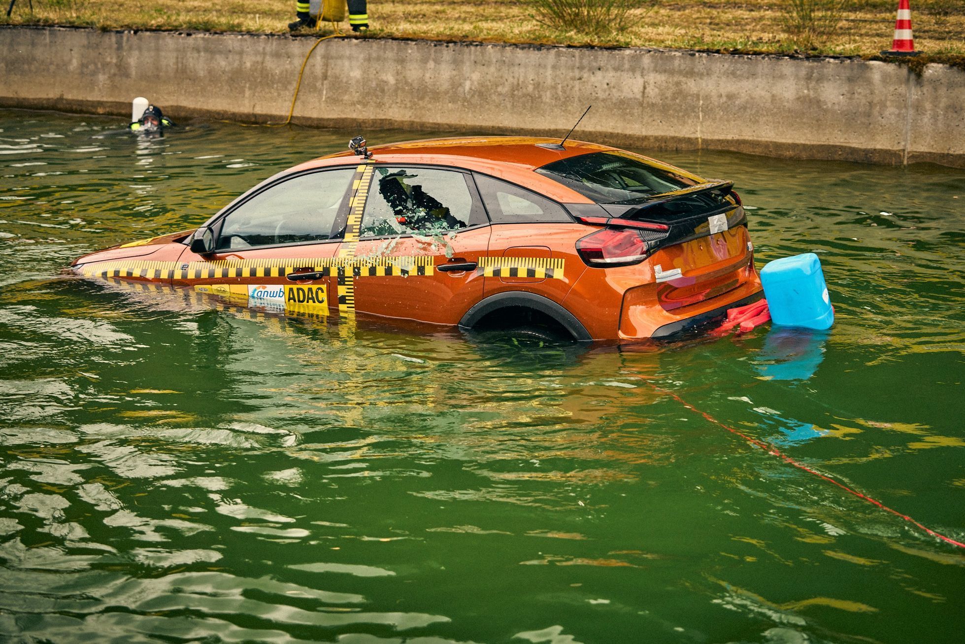 Auto ve vodě