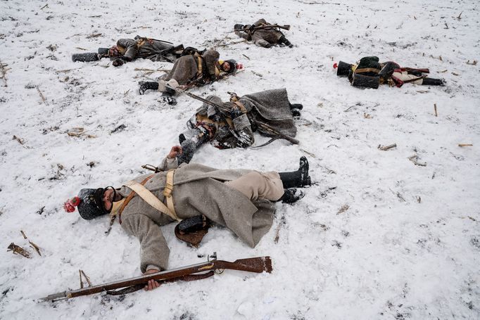 Nedílnou součástí činnosti historických spolků jsou pietní akty za oběti napoleonských tažení. V bitvě u Slavkova padlo asi 20 000 vojáků.