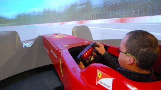 FOTO Formule 1: Zákulisní dění během pátečního deště