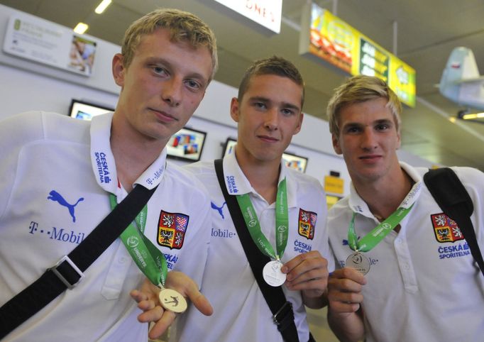 Ladislav Krejčí, Pavel Kadeřábek a Jakub Jugas po návratu z ME do 19 let 2011