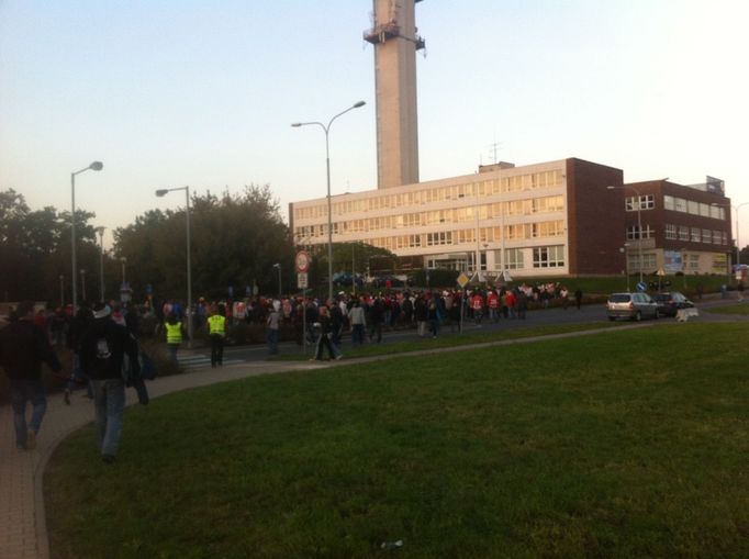 ELH, Pardubice - Hradec Králové: pochod fanoušků HK v Pardubicích