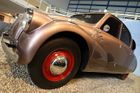 Čtyřválcový motor o objemu 1749 ccm má výkon 29,5kW/3500 ot./min. Díky tomu dosahuje rychlosti 130km/h. Průměrně spotřebuje 11 l/100km.