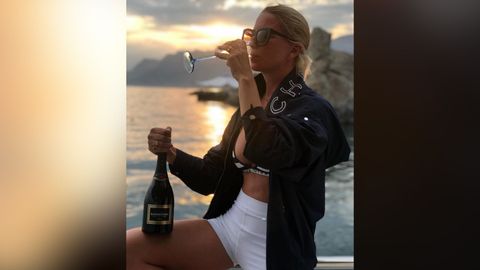 Luxus vykoupený krví. Příběh Rusky ukazuje, jak se kremelská elita vysmívá sankcím