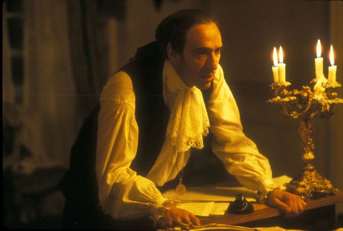 F. Murray Abraham jako Antonio Salieri.