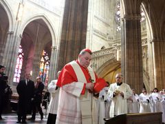 Kardinál Dominik Duka, nejvyšší představitel českých katolíků, se bát nemusí. Odstřižení státního příspěvku příští rok by českou katolickou církev nezničilo. 