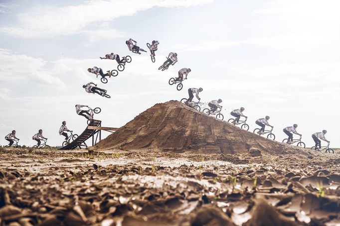 Nejlepší akční cyklistické fotky roku 2016: Red Bull Illume