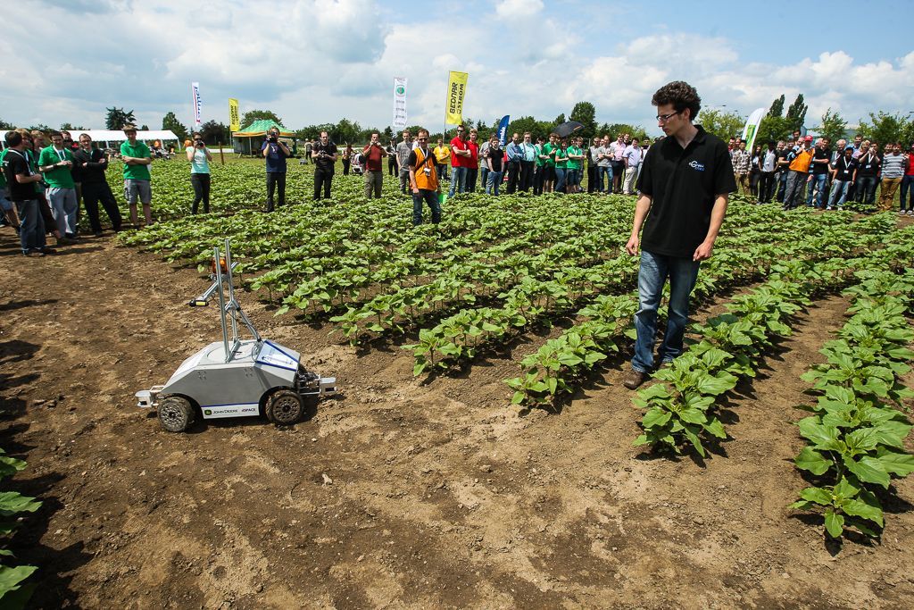 Soutěž polních robotů