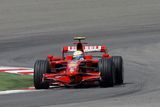 Felipe Massa s Ferrari si jede pro třetí kvalifikační vítězství ve Velké ceně Turecka v řadě.