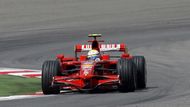 Felipe Massa s Ferrari si jede pro třetí kvalifikační vítězství ve Velké ceně Turecka v řadě.