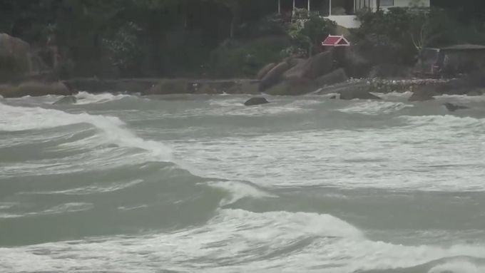 Na jižní pobřeží Thajska se blíží Pabuk. Tropická bouře zasáhne turistické oblasti.