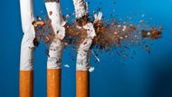 Půvab letící střely si ale můžeme vychutnat i bez oblaků střelného prachu. Takto například vypadají cigarety, které byly zasaženy vystřelenou diabolkou z obyčejné vzduchovky. Většina následujících fotografií byla zhotovena za pomoci iniciačního zařízení synchronizujícího chod fotoaparátu a zábleskového zařízení, které disponuje speciálním čidlem. To reaguje na pohyb střely či zvuk výstřelu.