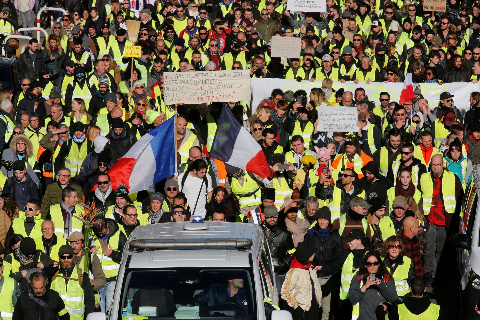 Protest hnutí žlutých vest v Marseille