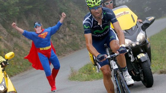 FOTO Fanoušci naháněli Valverdeho, lapit ho chtěl i Superman