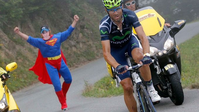 FOTO Fanoušci naháněli Valverdeho, lapit ho chtěl i Superman
