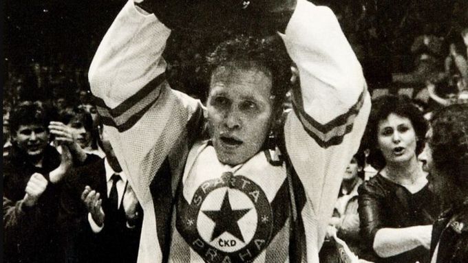 Jan Reindl dovedl Spartu v roce 1990 k titulu po dlouhých 36 letech.