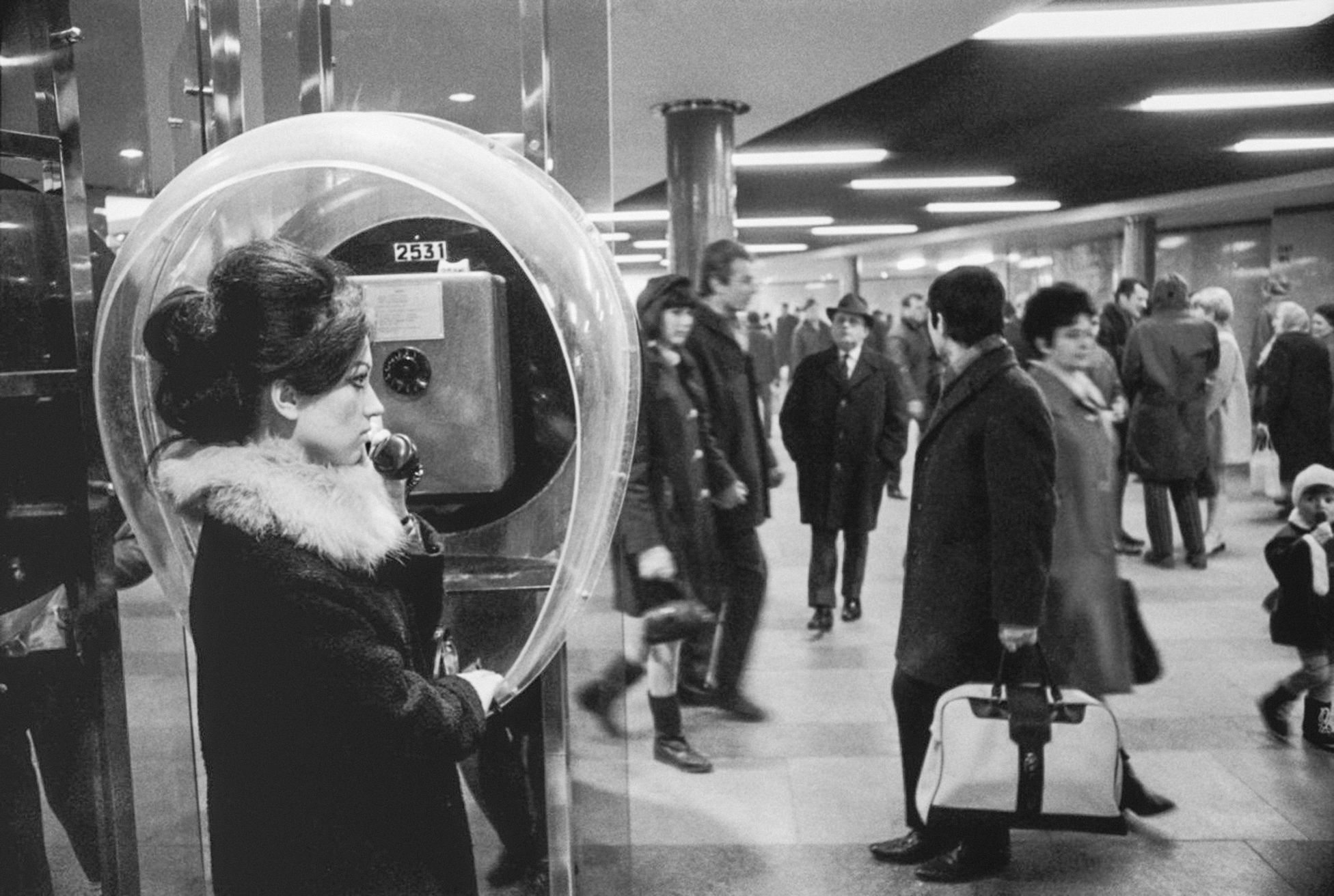 Telefonní budka, telefonní automat, telefon, telekomunikace, historie, ekonomika, domácí