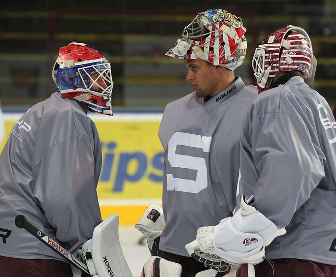 HC Sparta Praha - trénink: Rastislav Staňa (vlevo)