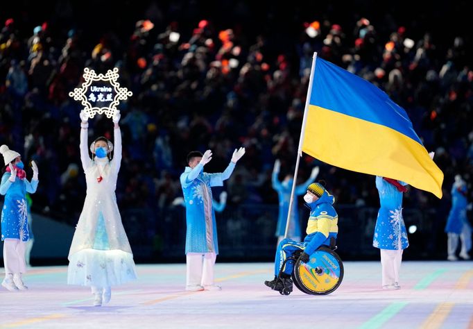 Paralympijská výprava Ukrajiny při slavnostním zahájení her v Pekingu 2022