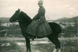 Karel Kutlvašr se svým koněm, začátek roku 1919.