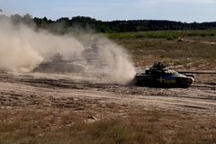 Reportáž: Musíte být blázen. Rusové Ukrajince mohutně "zásobují" tanky