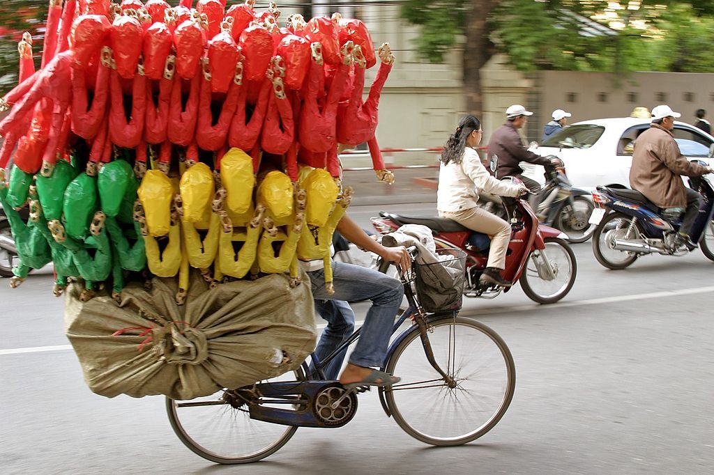 Ne pro články! Fotogalerie: Přetížení navzdory. Tak se v dopravě riskuje s nadměrnýn nákladem. / Vietnam