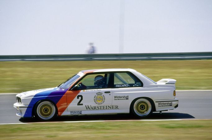 Slavná éra BMW M3 začala sezonou 1987. Mezi první piloty patřil Holanďan Eric van de Poele.