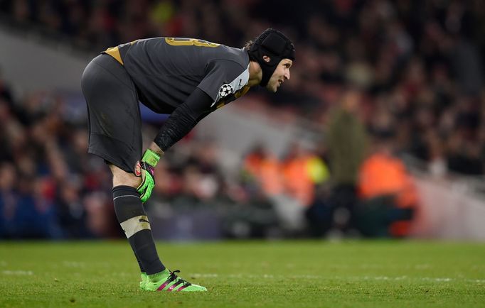 Arsenal's Petr Cech looks dejected