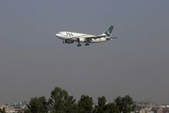 Pákistánské letadlo se zřítilo na severu země. Na palubě bylo 48 lidí, neštěstí nikdo nepřežil